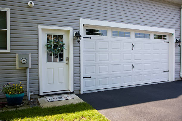 24/7 Emergency Garage Door Panel Replacement experts in New Hope, MS